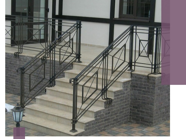 Перила для крыльца в Химках — монтаж, изготовление и установка