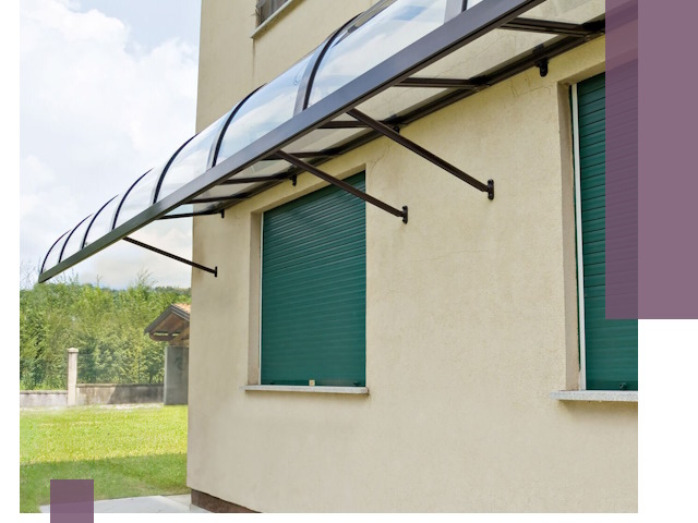 Козырьки над окнами в Химках — изготовление и монтаж по выгоде